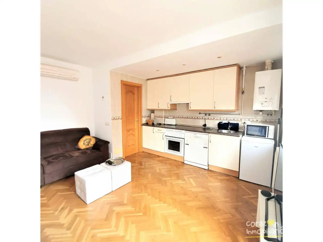 Kitchen of Study for rent in Madrid  with Air Conditioner, Parquet flooring and Storage room
