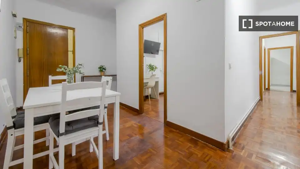 Room in Ciudad Jardín