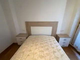 Schlafzimmer von Wohnungen zur Miete in León Capital  mit Heizung, Parkett und Terrasse