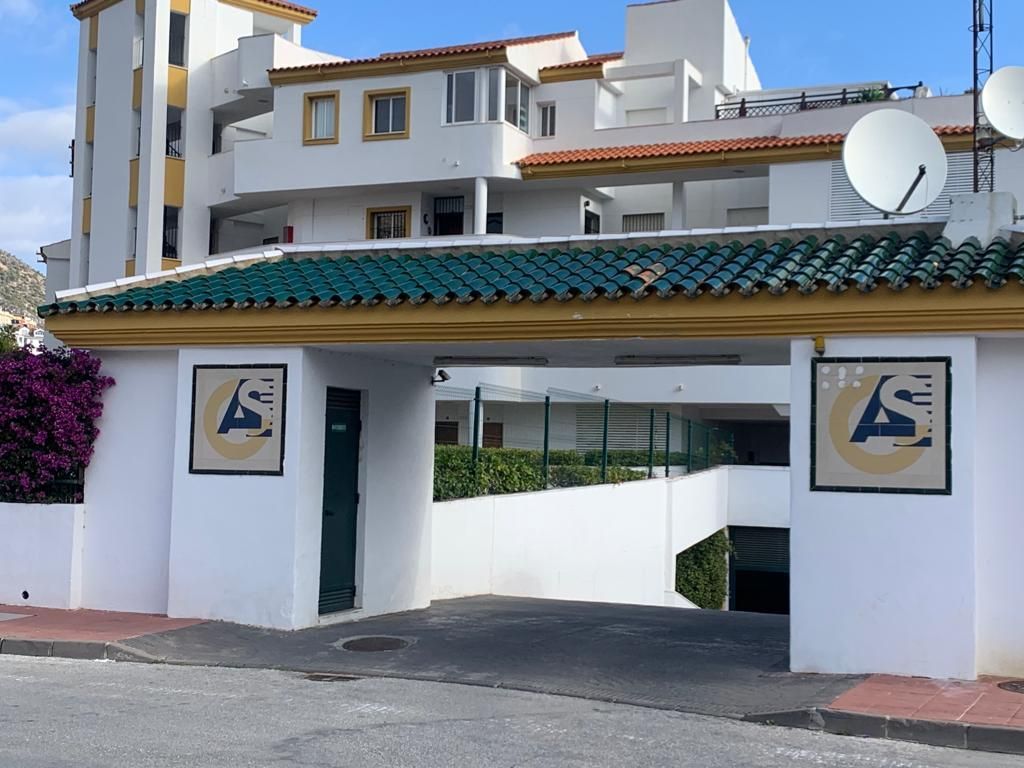 Vista exterior de Garatge en venda en Benalmádena