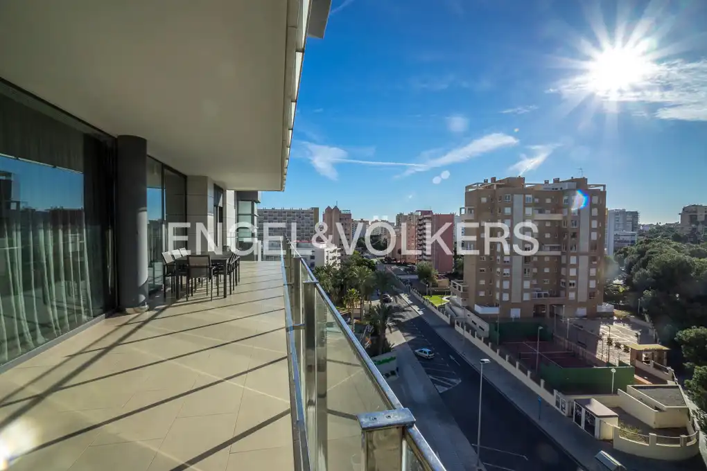 Terrasse von Wohnung zum Verkauf in Alicante / Alacant mit Klimaanlage, Heizung und Terrasse