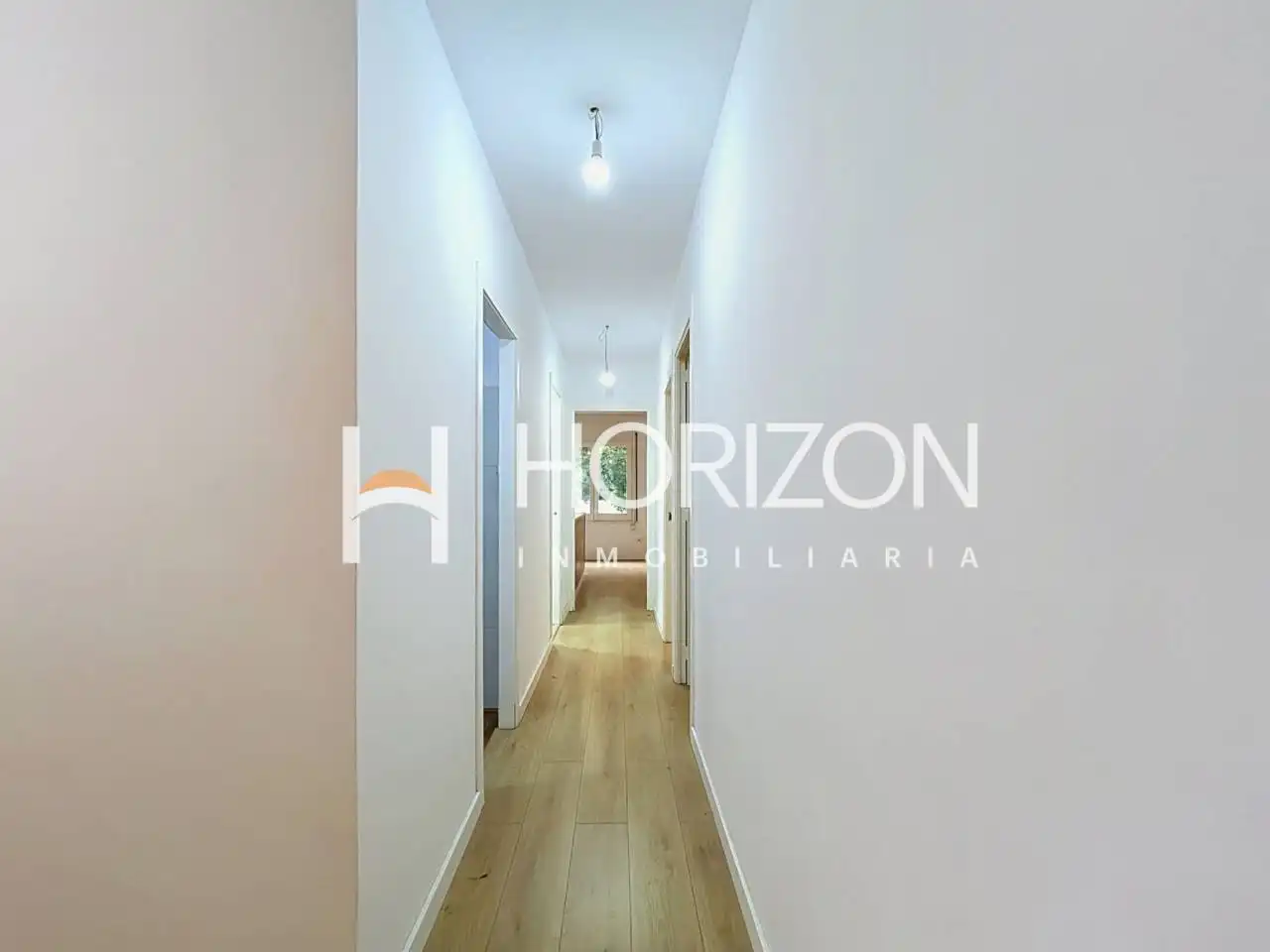 Piso en venta en Barcelona con Parquet, Trastero y Amueblado