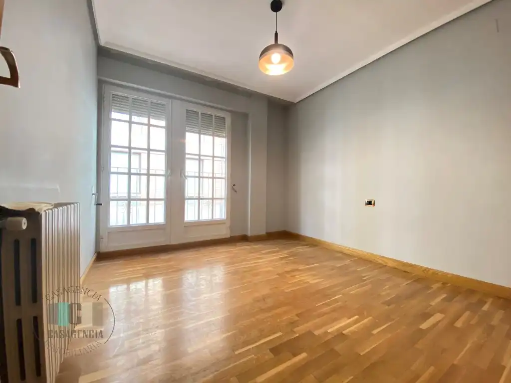 Duplexes for sale in Calle Poeta Verdaguer, Hospital - Plaza del Real