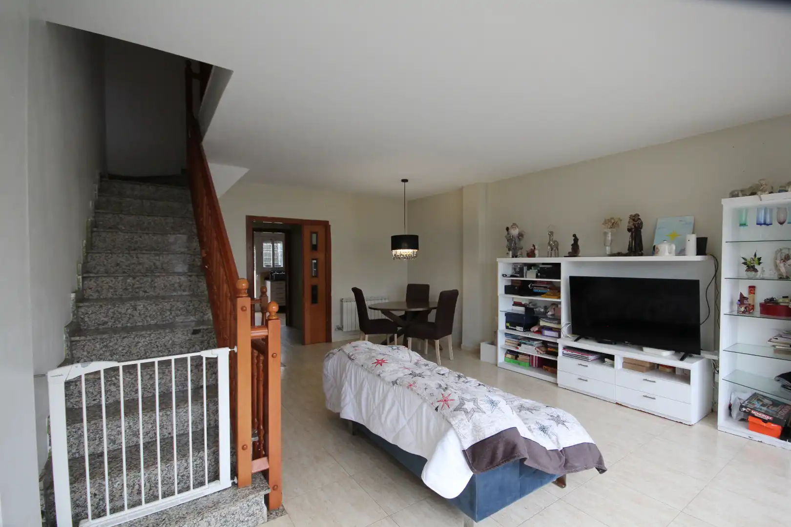 Sala de estar de Casa adosada en venta en Lliçà d'Amunt con Calefacción, Terraza y Horno