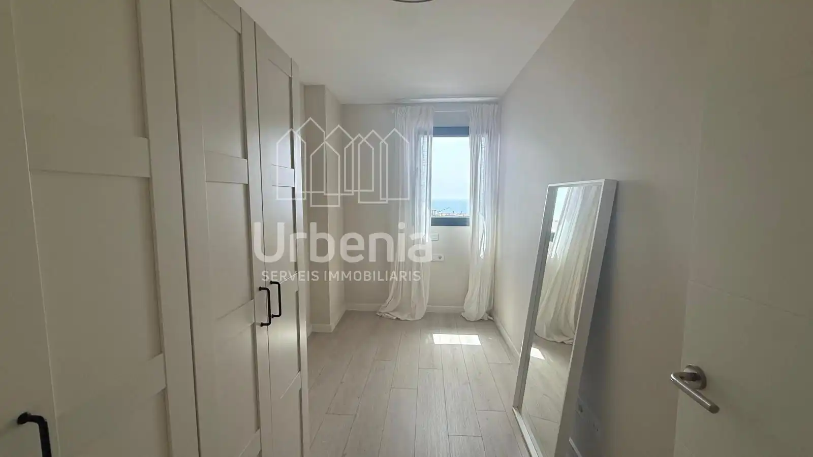 Habitación de Piso de alquiler en Mataró con Aire acondicionado, Calefacción y Terraza
