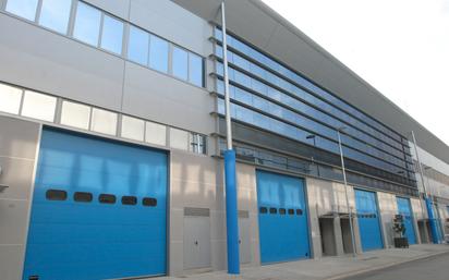 Vista exterior de Nau industrial de lloguer en Badalona amb Calefacció i Alarma