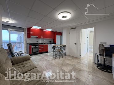 Mini appartamento con balcone in vendita a Calle de Juan de Juanes