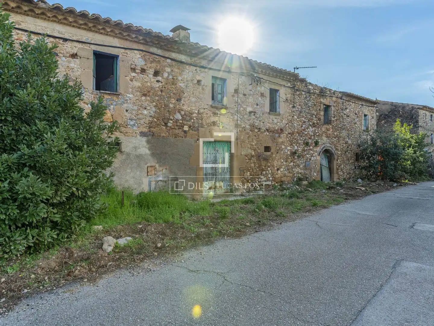 Casa rústica amb jardí en venda a Pontós