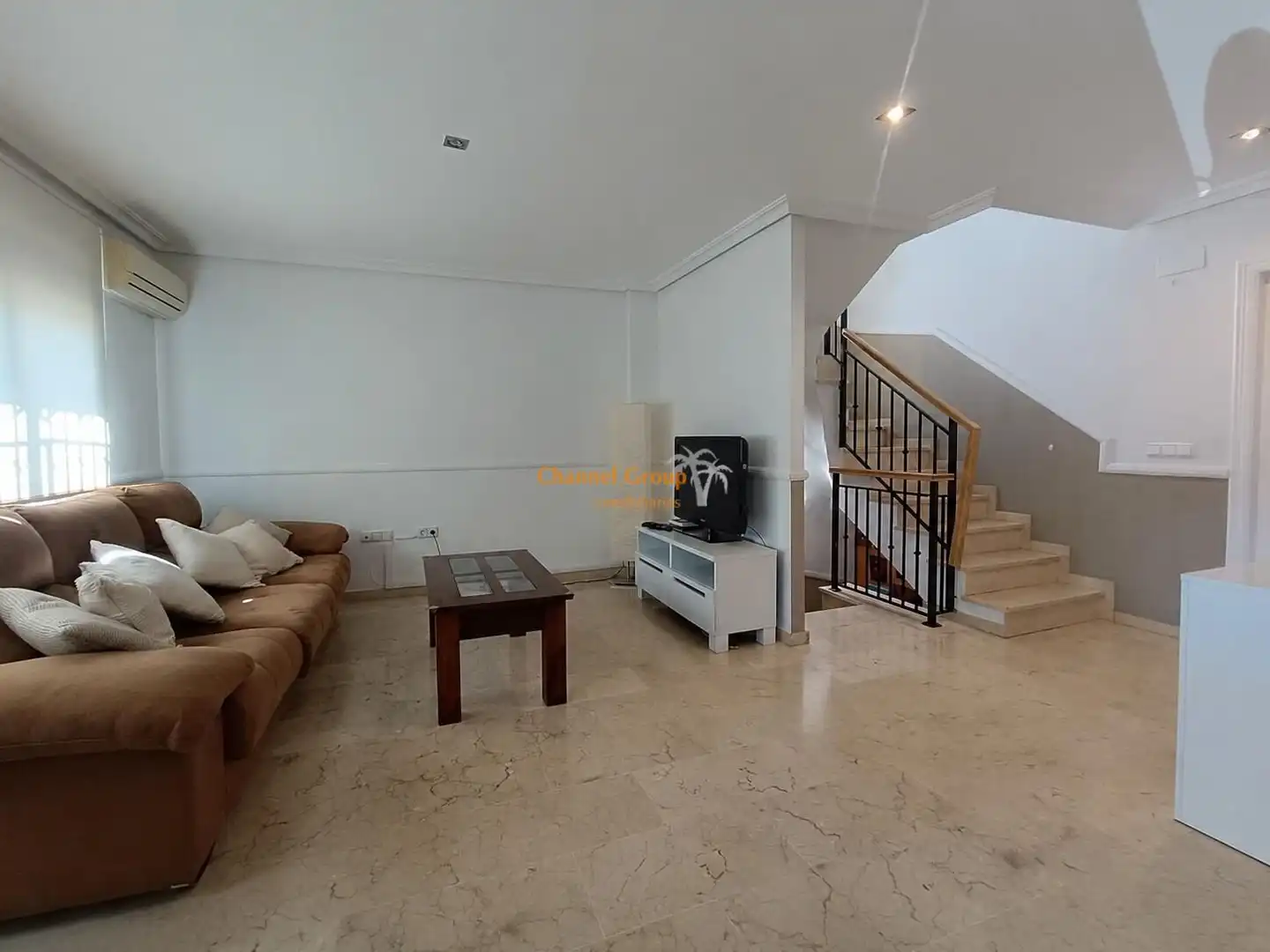 Sala d'estar de Casa o xalet en venda en Elche / Elx amb Aire condicionat, Calefacció i Jardí privat