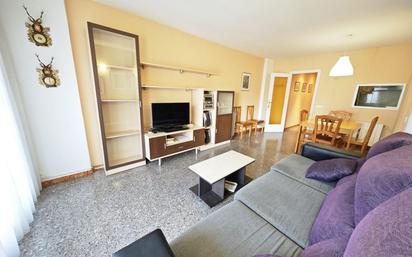 Living room of Flat for sale in Vilanova i la Geltrú  with Air Conditioner and Balcony