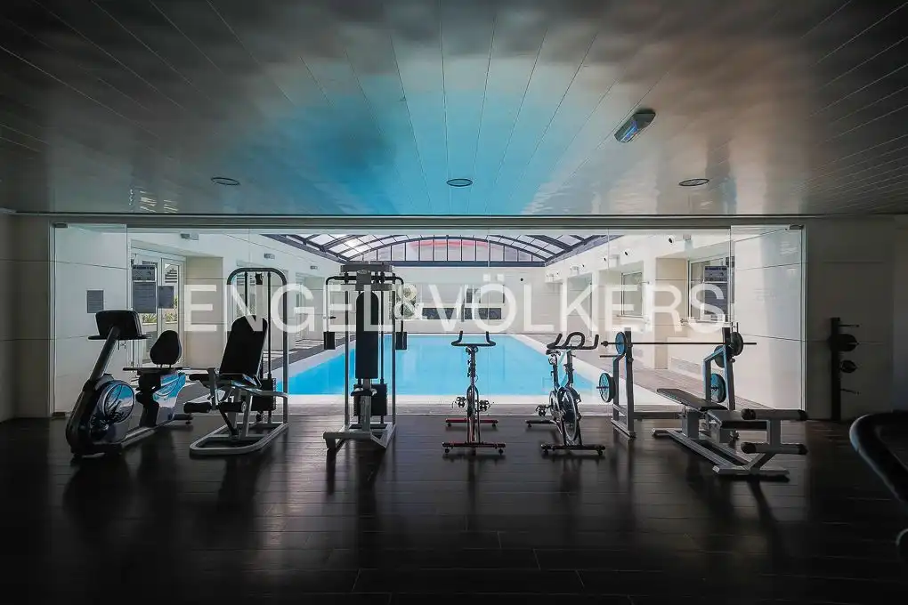 Piscina de Dúplex en venta en Valencia con Aire acondicionado, Calefacción y Jardín privado