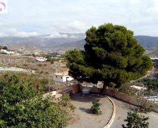 Vista exterior de Casa o xalet en venda en Motril amb Aire condicionat, Calefacció i Jardí privat