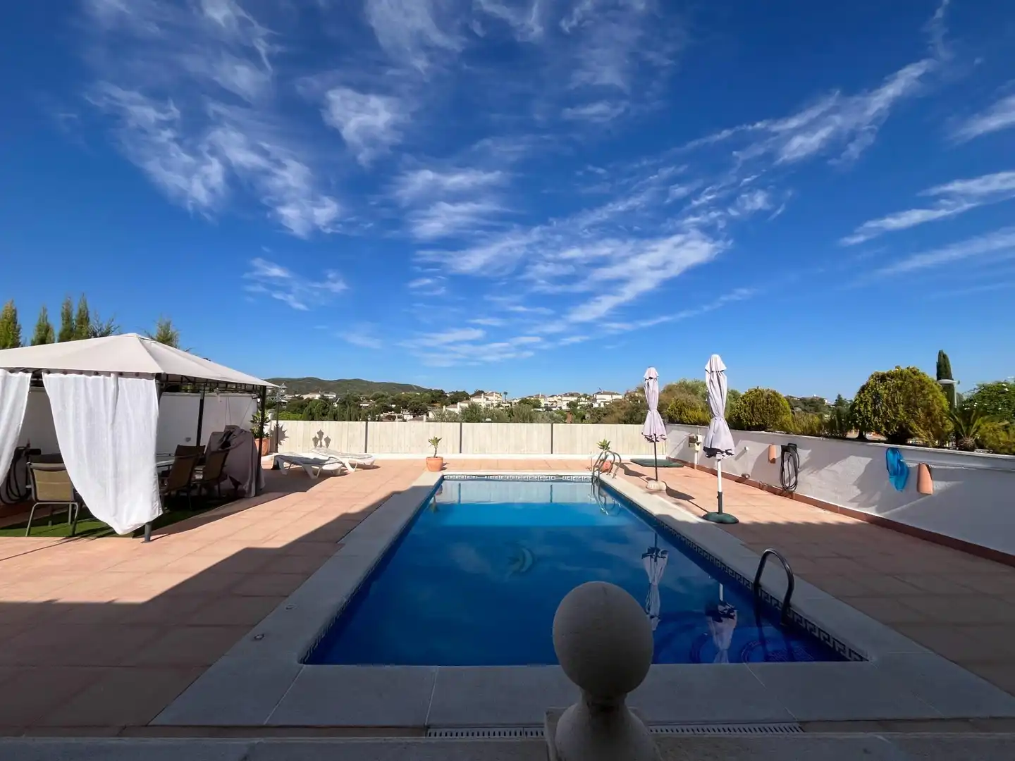 Chalet con piscina en venta en Calle MIGUEL DE MOLINA, imagen 3