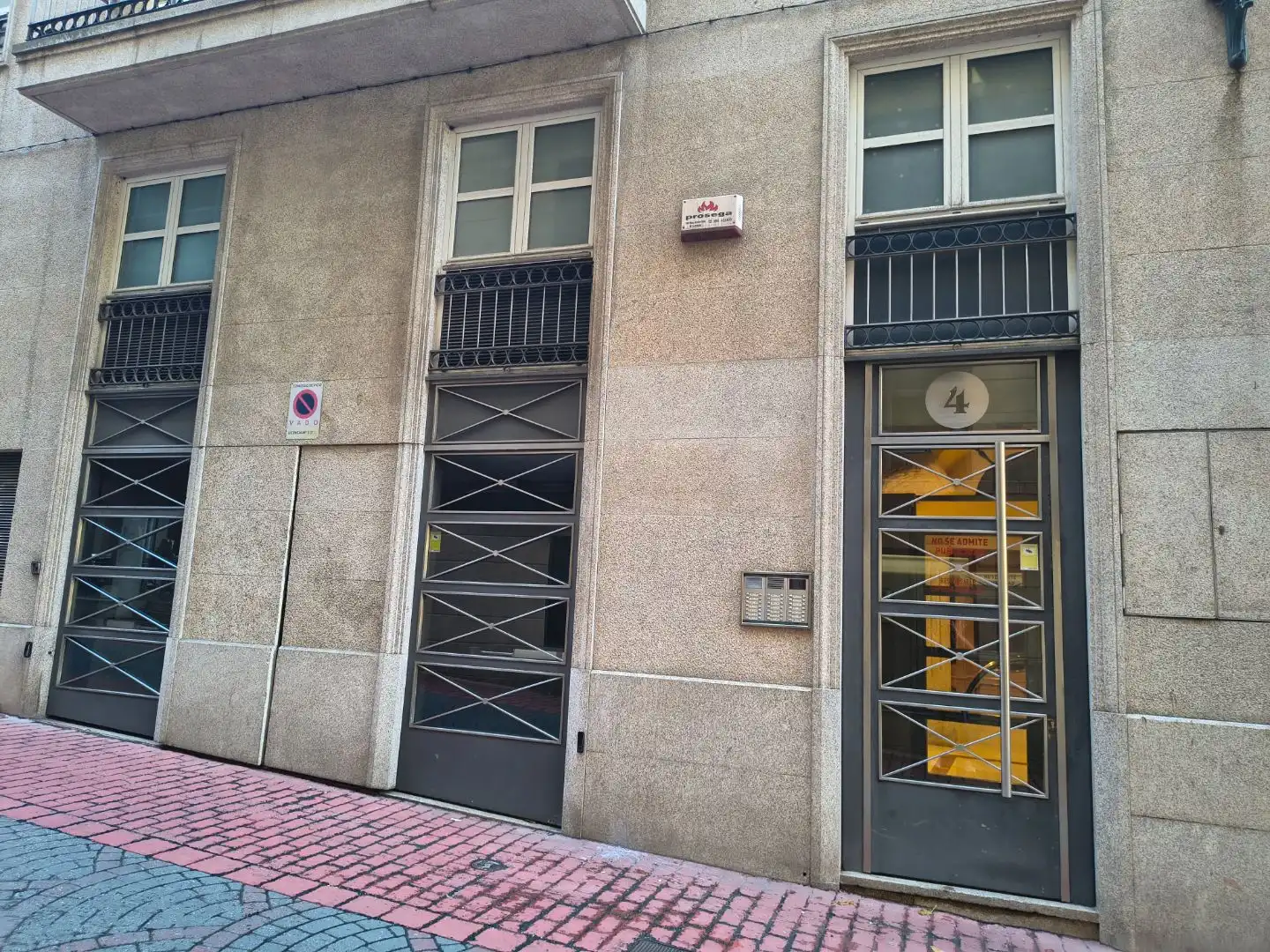 Vista exterior de Piso de alquiler en Vigo  con Terraza y Balcón