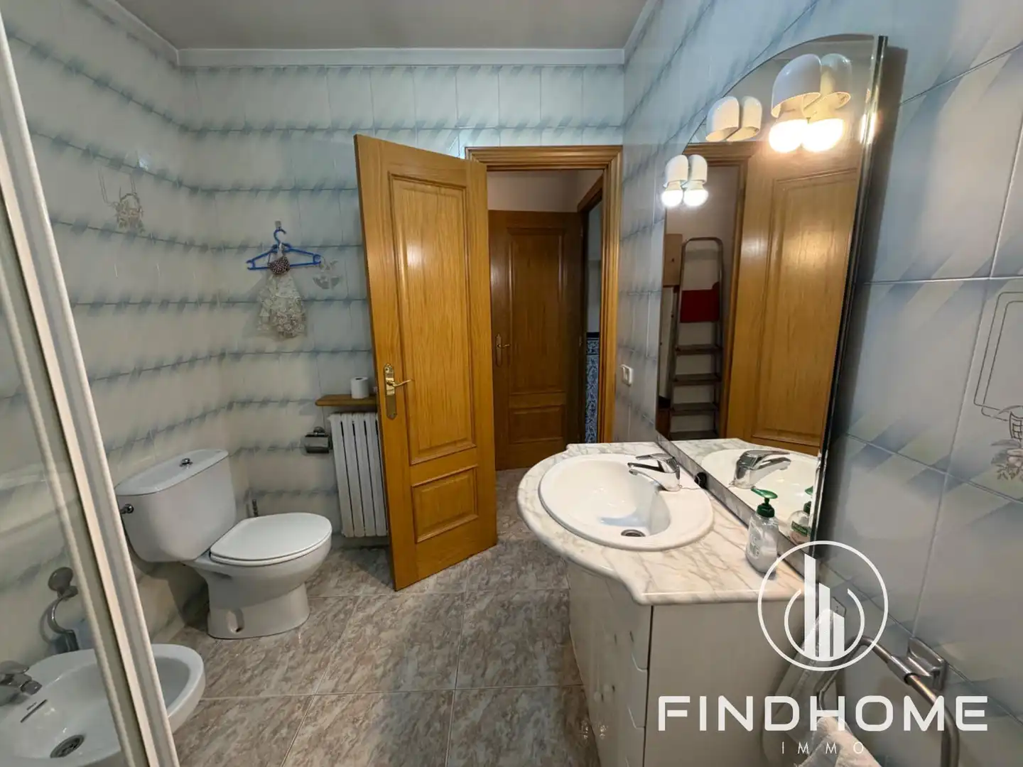 Badezimmer von Haus oder Chalet zum Verkauf in Olot mit Privatgarten, Abstellraum und Möbliert