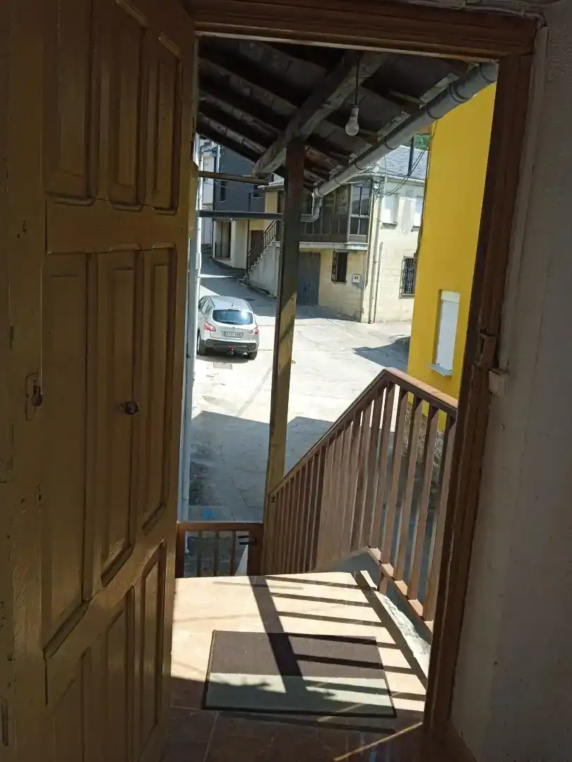 Terrassa de Casa adosada en venda en Oencia amb Moblat, Forn i Rentadora