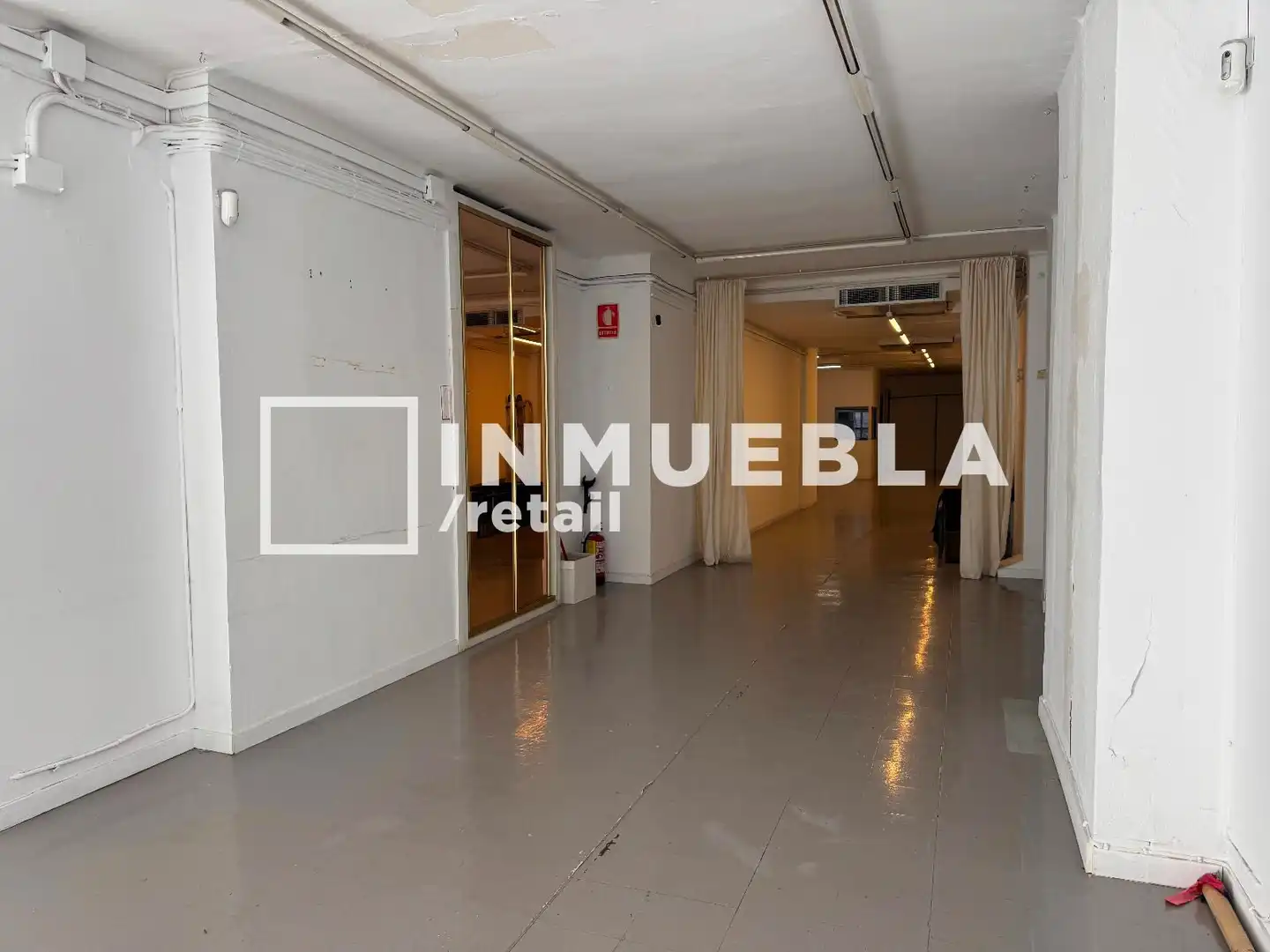 Local comercial de lloguer a Entença, imagen 2