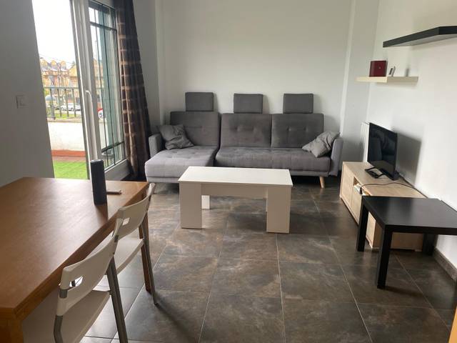 Apartamento en Alquiler en Avenida  de Cantabria, 1332 en Cudón