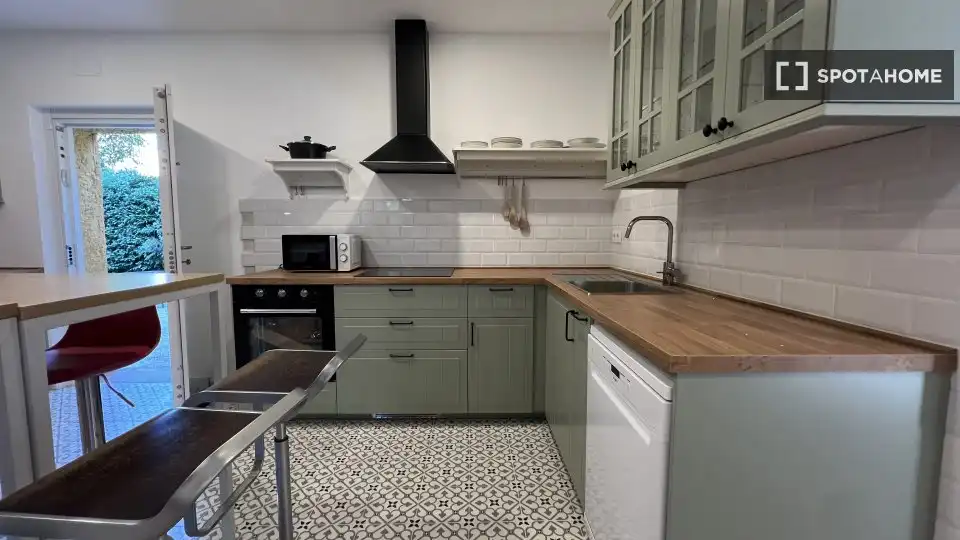 Küche von Wohnung zur untervermieten in Madrid mit Klimaanlage, Terrasse und Möbliert