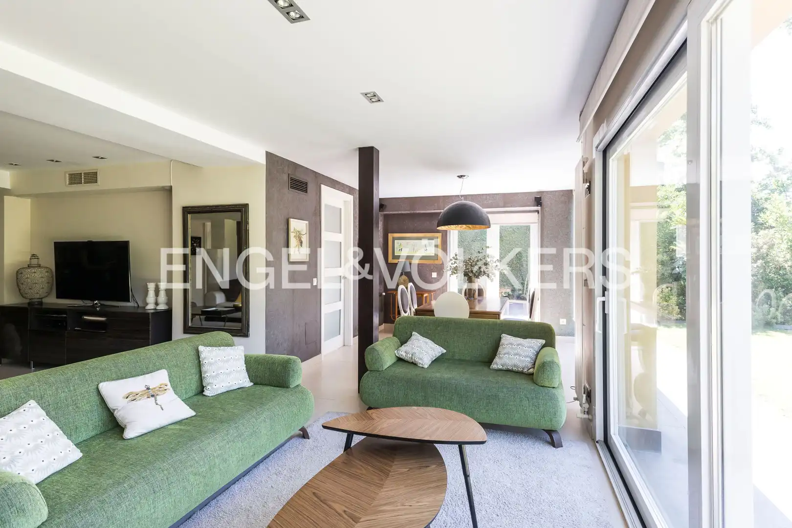Living room of Houses for sale in La Moraleja  with Air Conditioner, Heating and Private garden