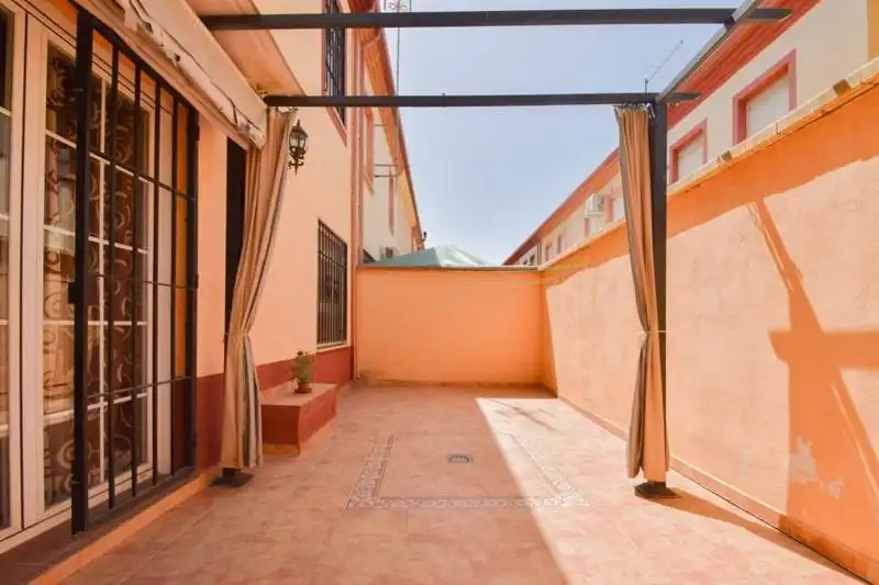 Terrassa de Casa o xalet en venda en Alhendín amb Jardí privat, Terrassa i Piscina comunitària