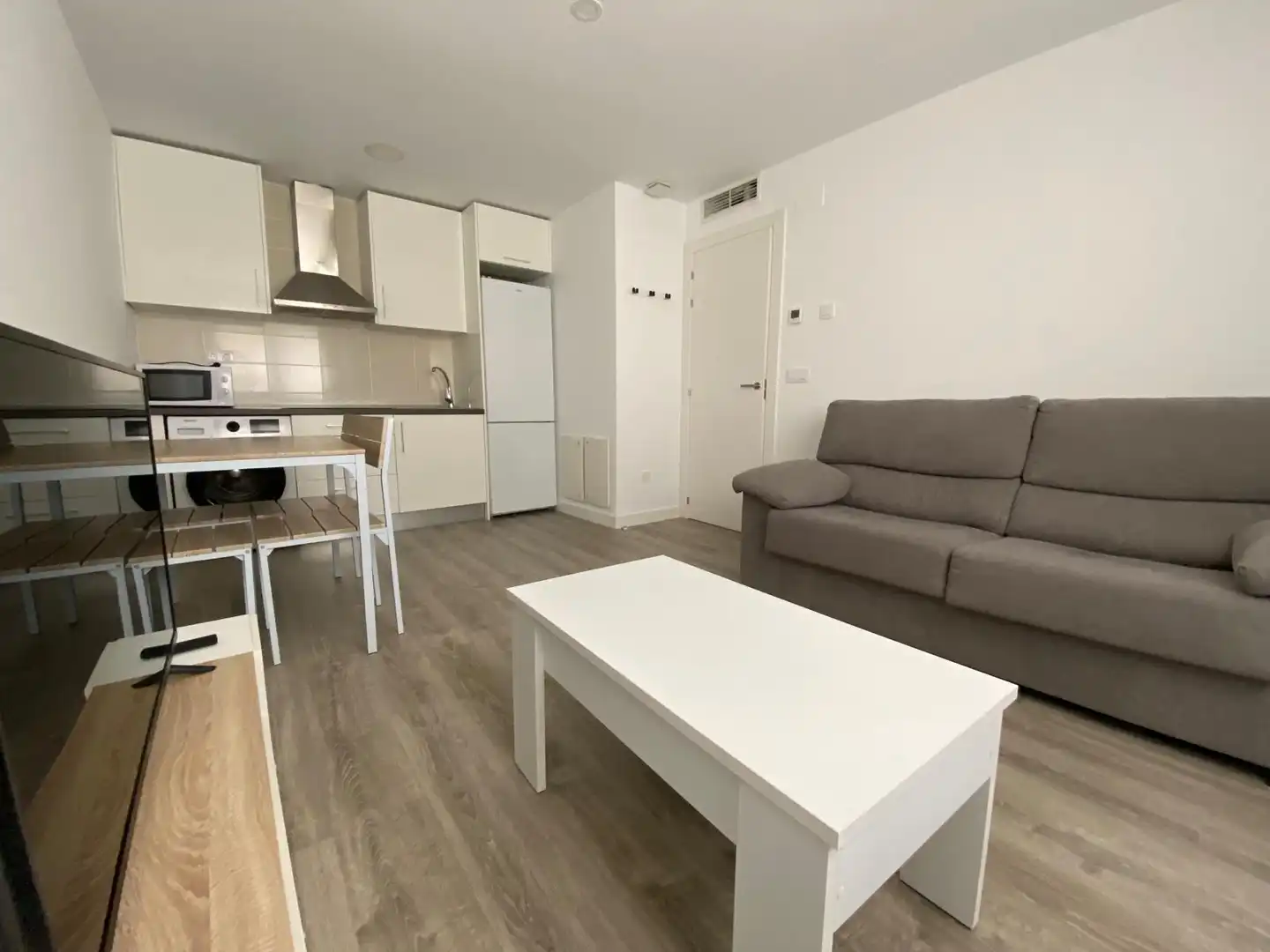 Wohnungen zur Miete in Calle Teodoro Camino, Centro