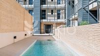 Piscina de Apartament de lloguer en  Barcelona Capital amb Aire condicionat