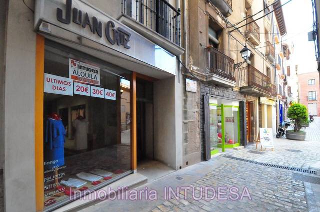 Local comercial en Alquiler en Arbolancha en Casco Histórico