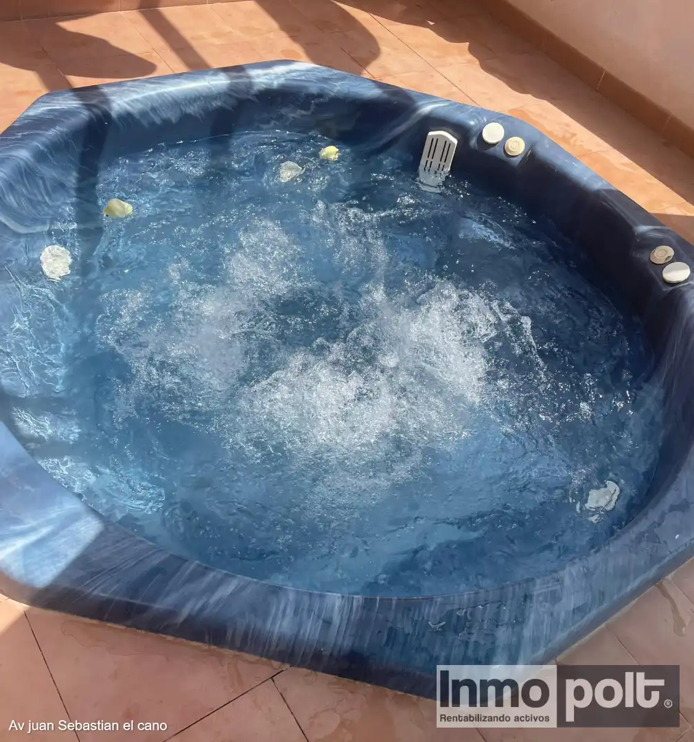 Piscina de Ático de alquiler en Vera con Aire acondicionado, Terraza y Amueblado