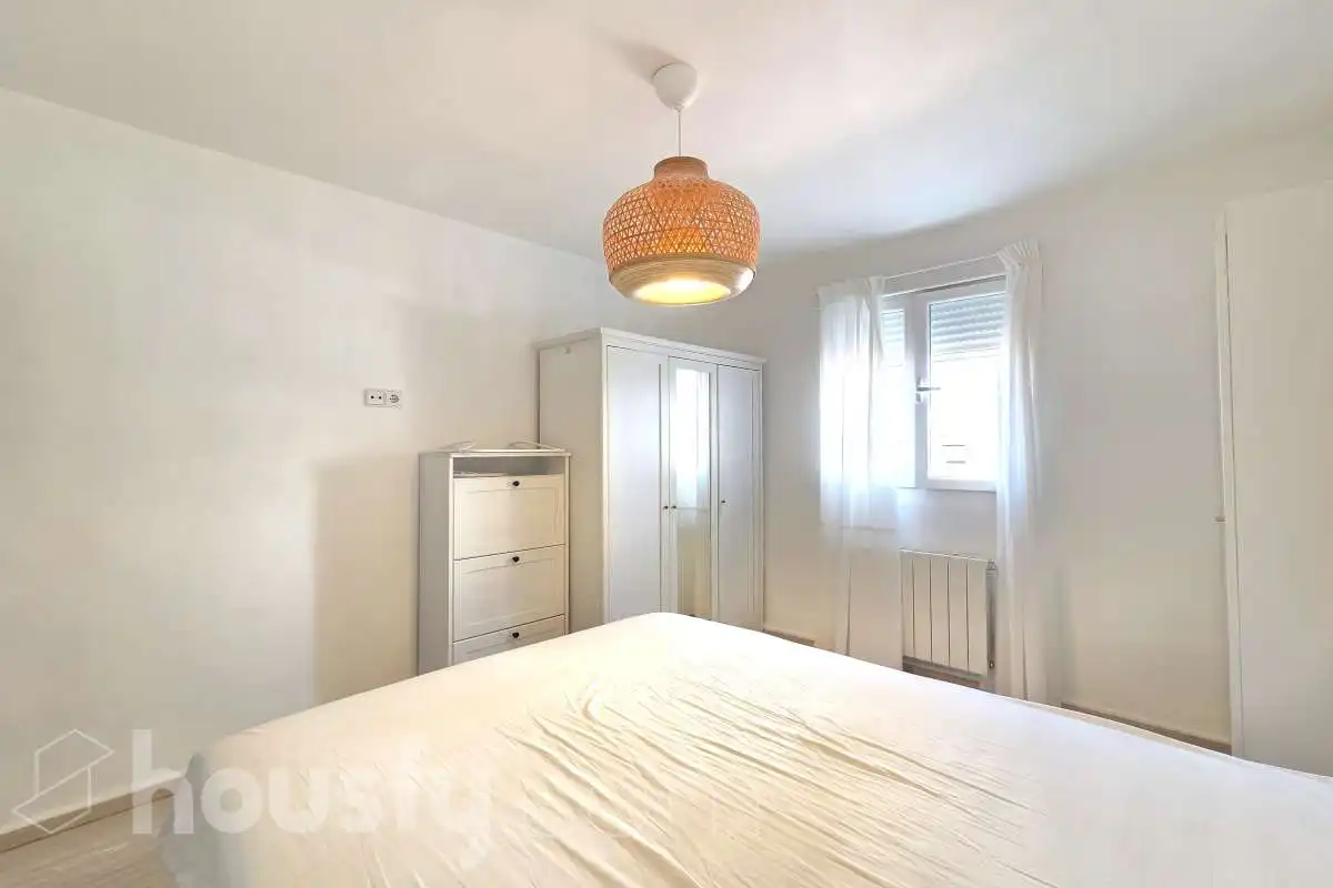 Schlafzimmer von Wohnung zur Miete in Madrid mit Klimaanlage, Heizung und Möbliert