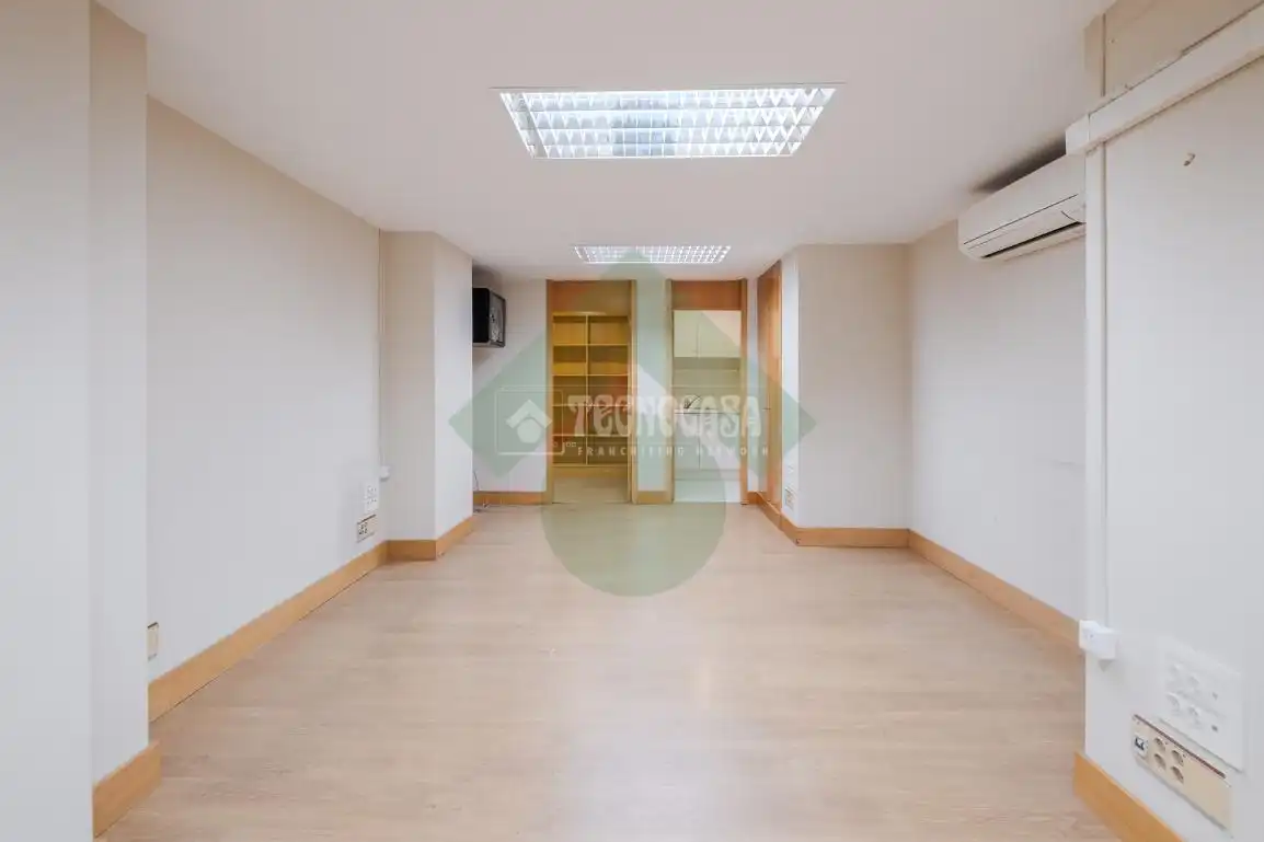 Büro zur Miete in Madrid mit Klimaanlage und Heizung