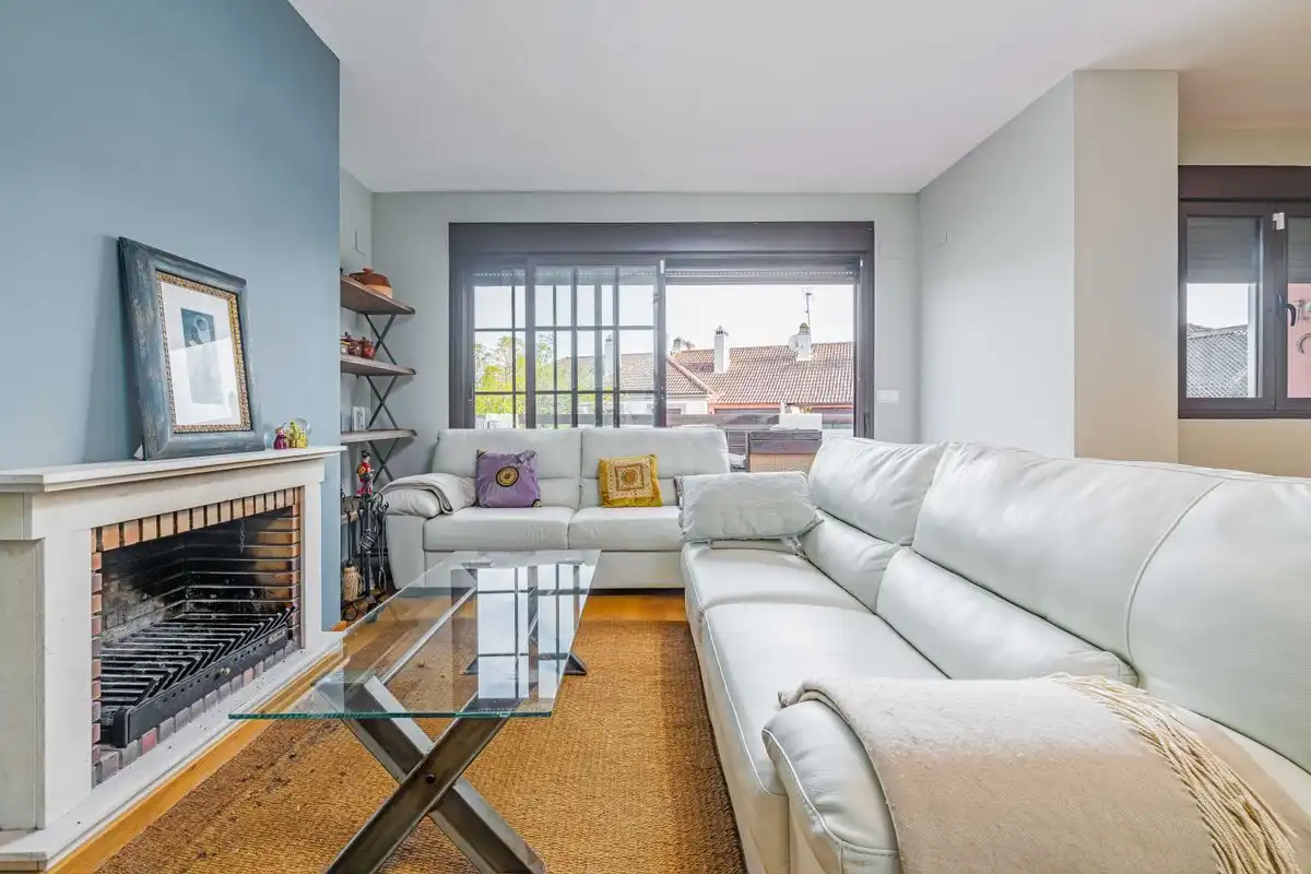 Sala de estar de Ático en venta en Guillena con Calefacción, Terraza y Trastero