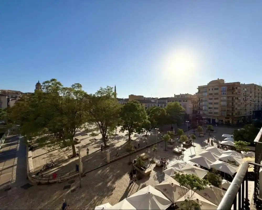 Vista exterior de Edifici en venda en Málaga