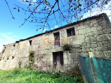 Casa amb balcó en venda a Amoeiro