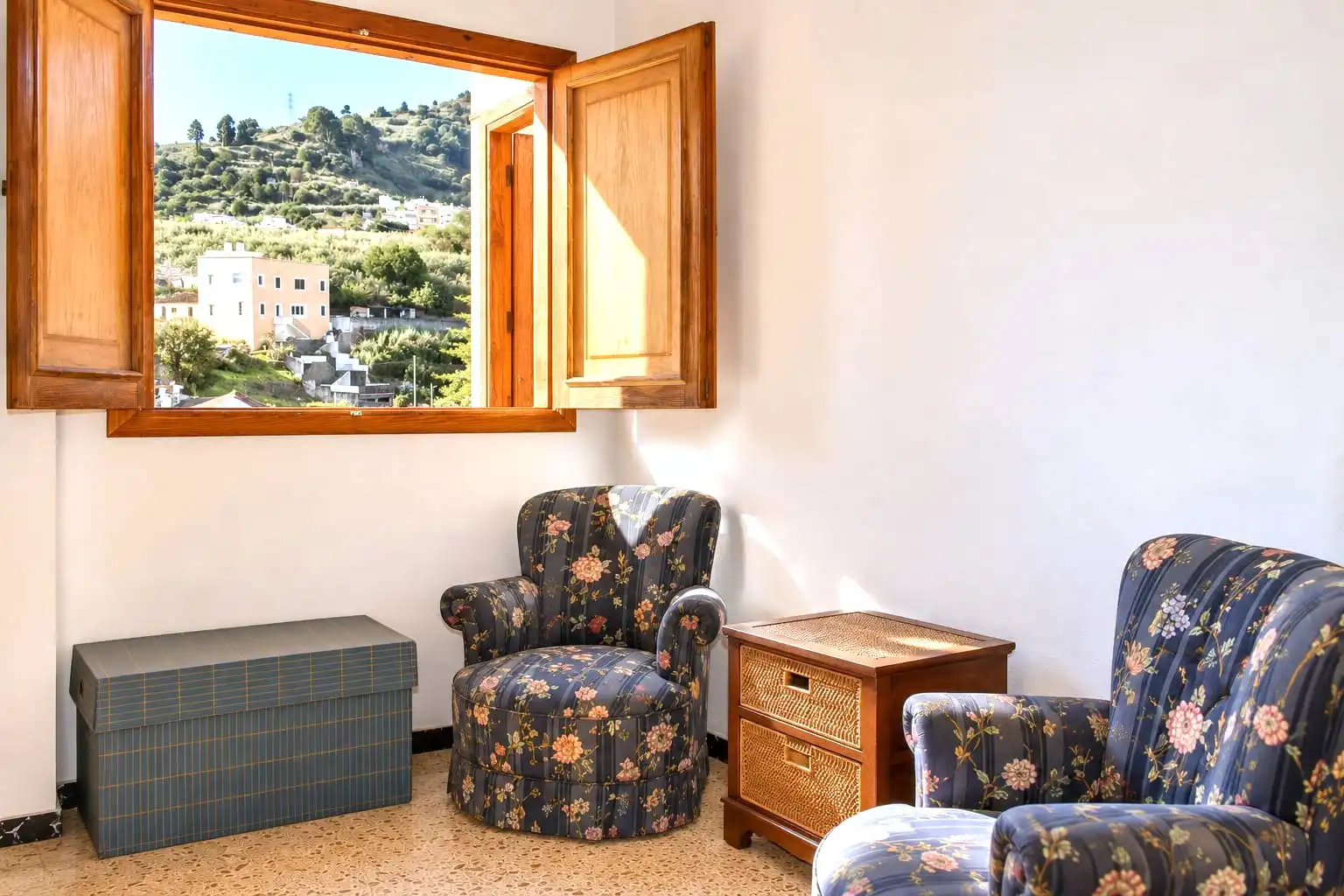 Sala d'estar de Casa adosada en venda en Teror amb Jardí privat i Internet