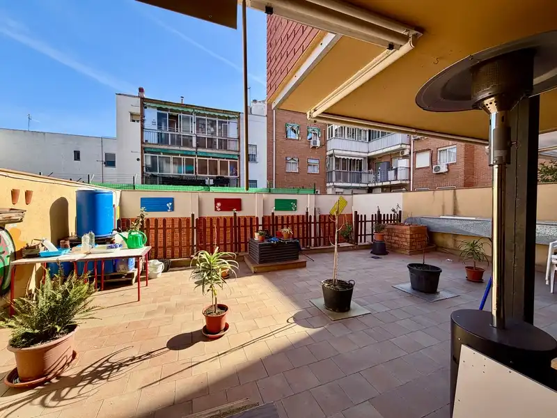 Terraza de Piso en venta en Madrid con Aire acondicionado, Calefacción y Jardín privado
