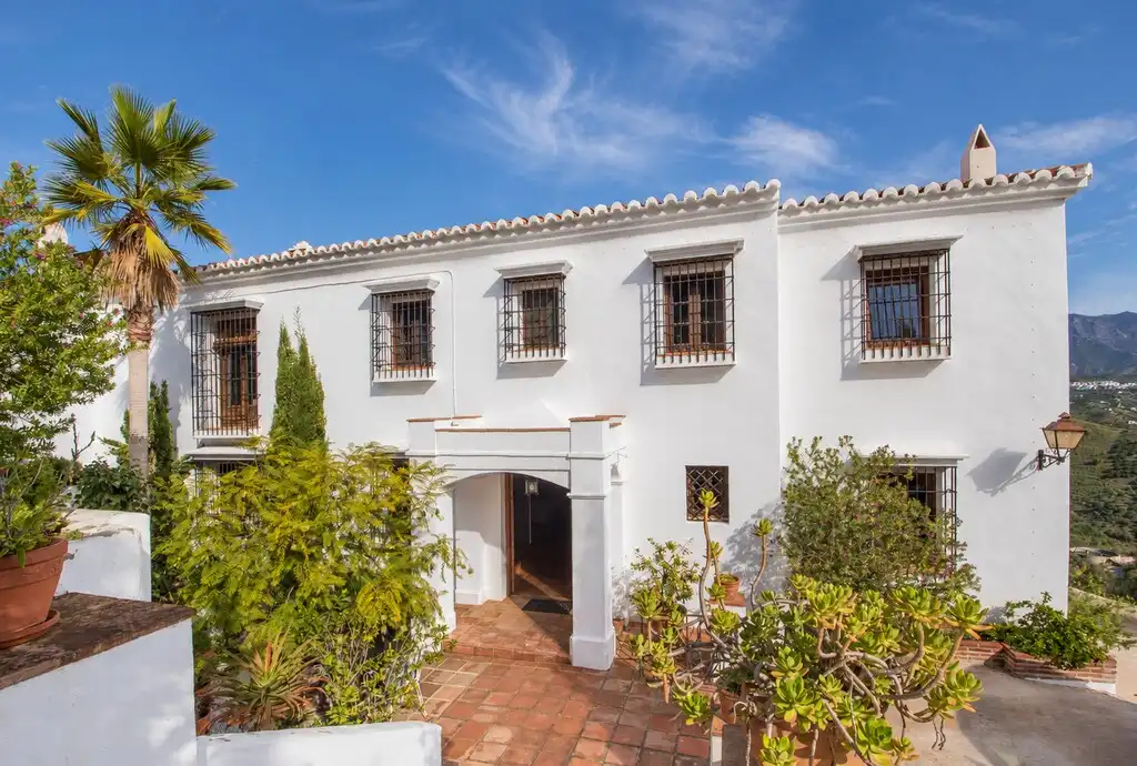 Villa avec balcon à vendre à Torrox Pueblo