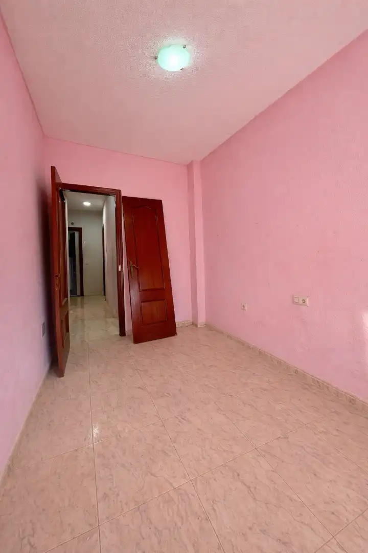 Piso en venta en Roquetas de Mar con Calefacción, Amueblado y Alarma