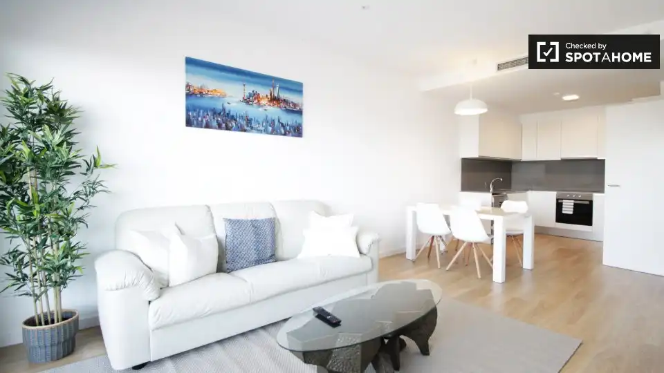 Sala de estar de Piso de alquiler en  Barcelona Capital con Aire acondicionado, Calefacción y Amueblado