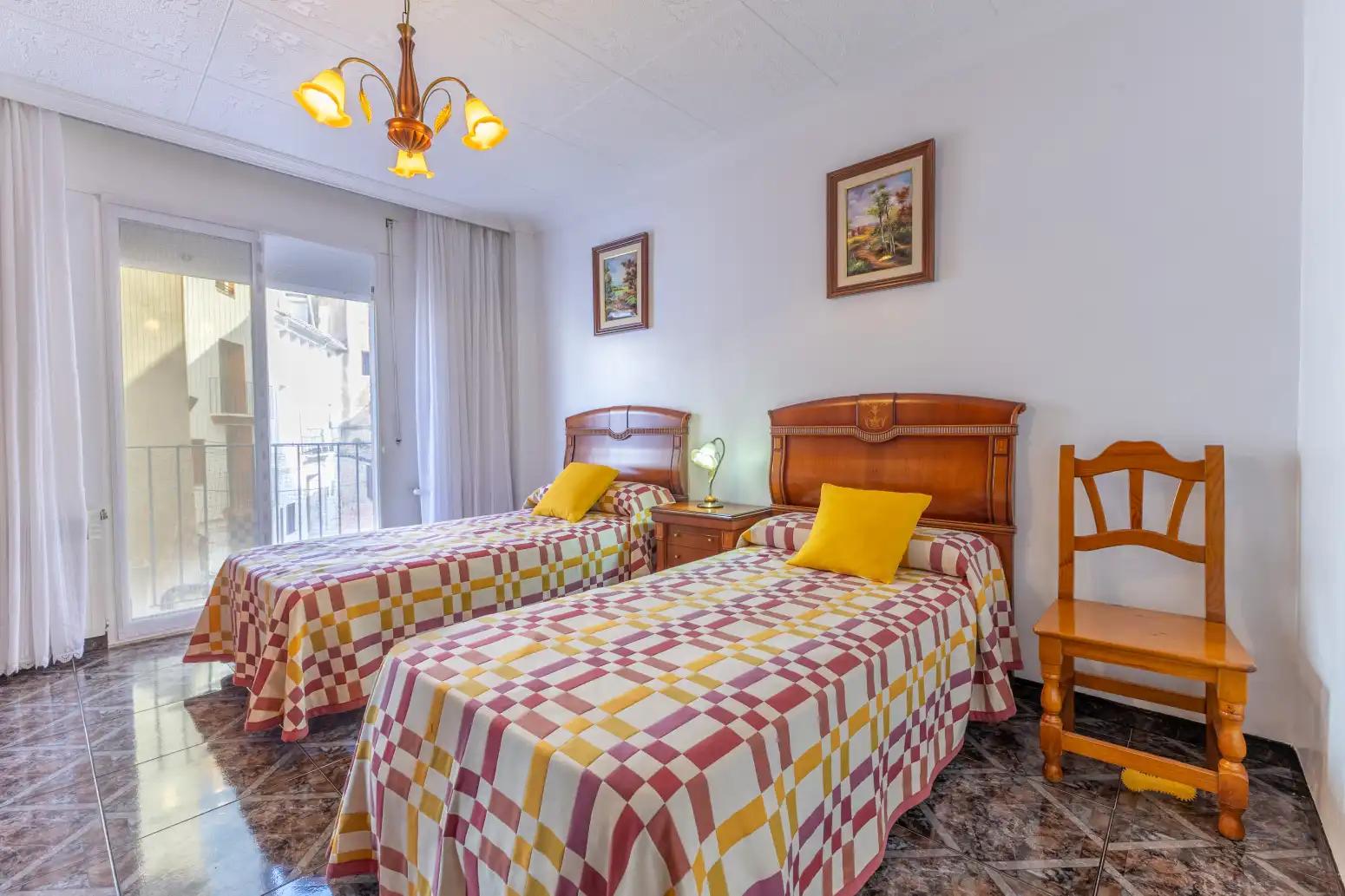 Dormitori de Casa o xalet en venda en Viver amb Terrassa i Moblat