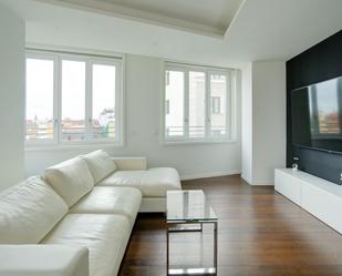 Living room of Flat for sale in  Madrid Capital  with Air Conditioner, Terrace and Swimming Pool