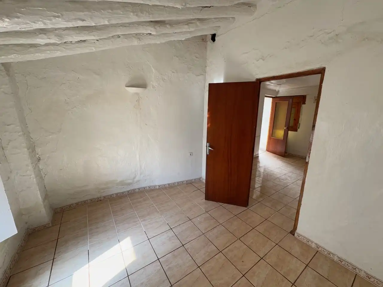 Country homes for sale in Serón