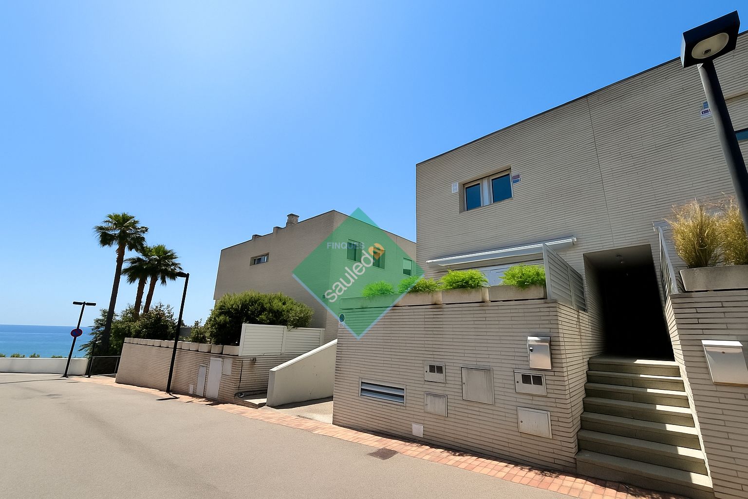 Exterior view of Single-family semi-detached for sale in Sant Pol de Mar  with Air Conditioner, Heating and Terrace