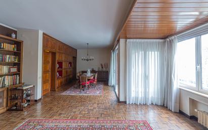 Dining room of Flat for sale in  Barcelona Capital  with Air Conditioner, Heating and Parquet flooring