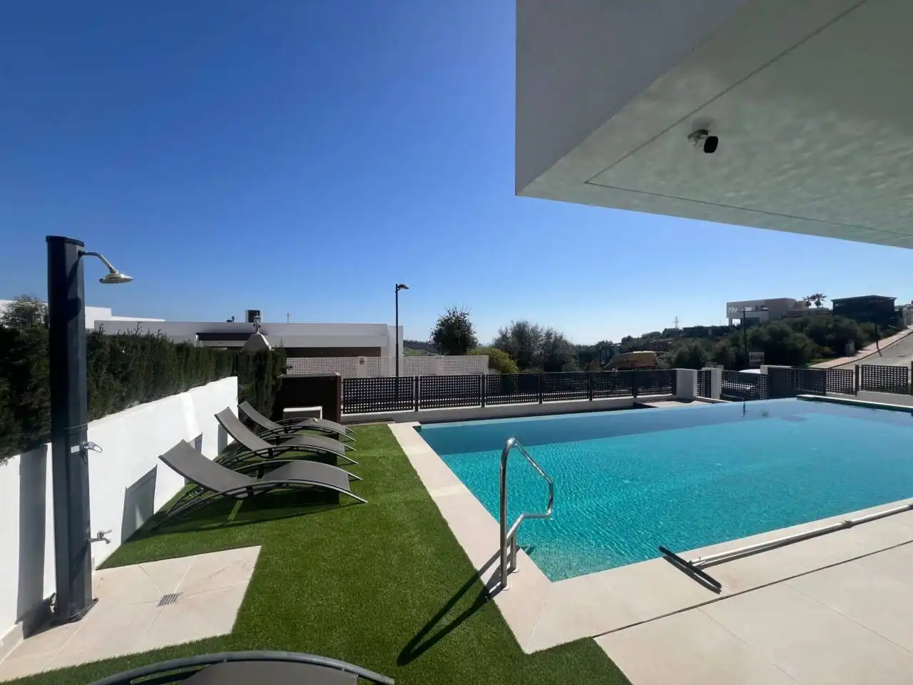Piscina de Casa o chalet en venta en Estepona con Aire acondicionado, Calefacción y Jardín privado