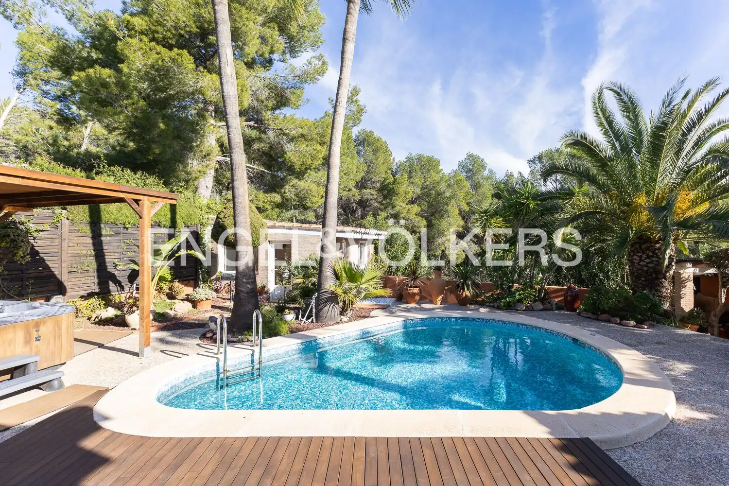 Vista exterior de Casa o xalet en venda en Riba-roja de Túria amb Aire condicionat, Calefacció i Jardí privat