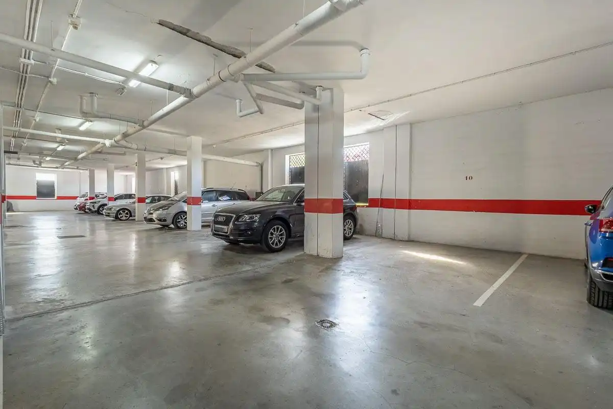 Parkplatz von Wohnung zum Verkauf in Atarfe mit Klimaanlage, Terrasse und Abstellraum