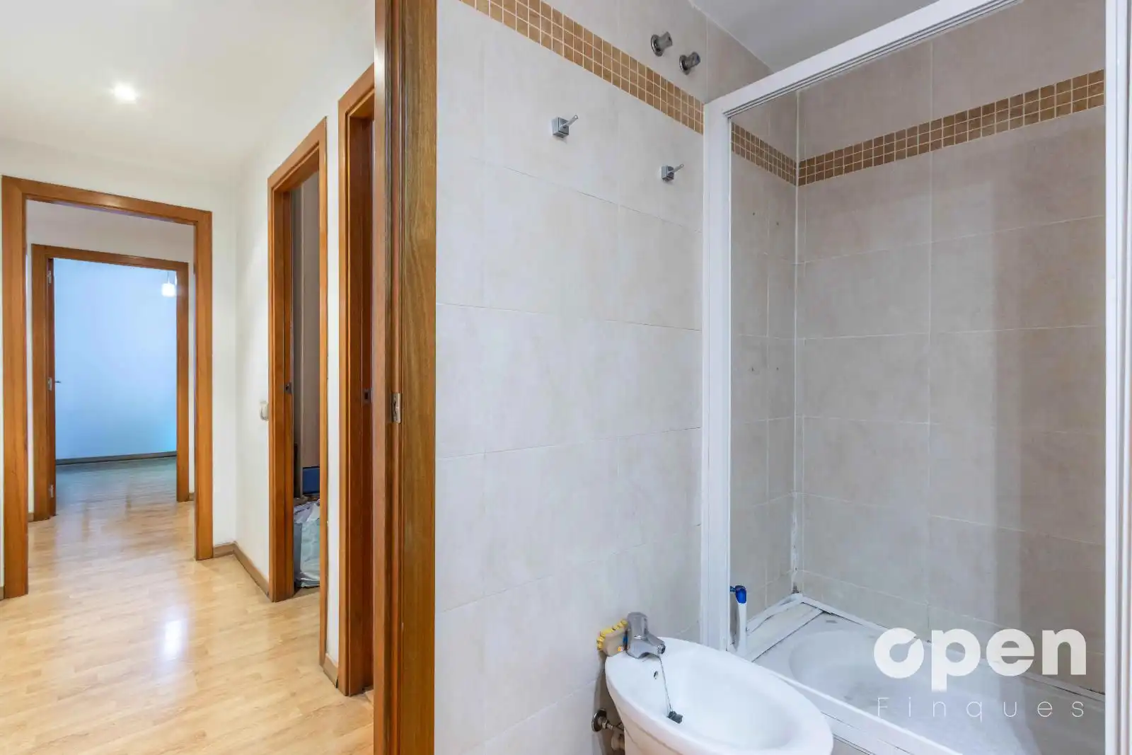 Bathroom of Flat for sale in Terrassa  with Air Conditioner, Heating and Terrace
