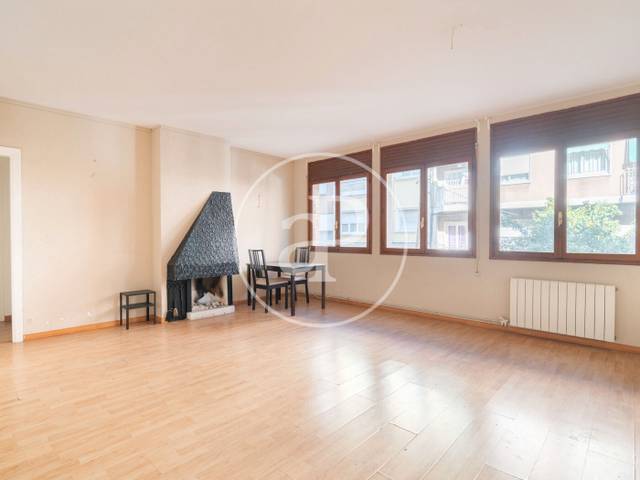 Piso en Venta en Carrer de Villar en El Guinardó