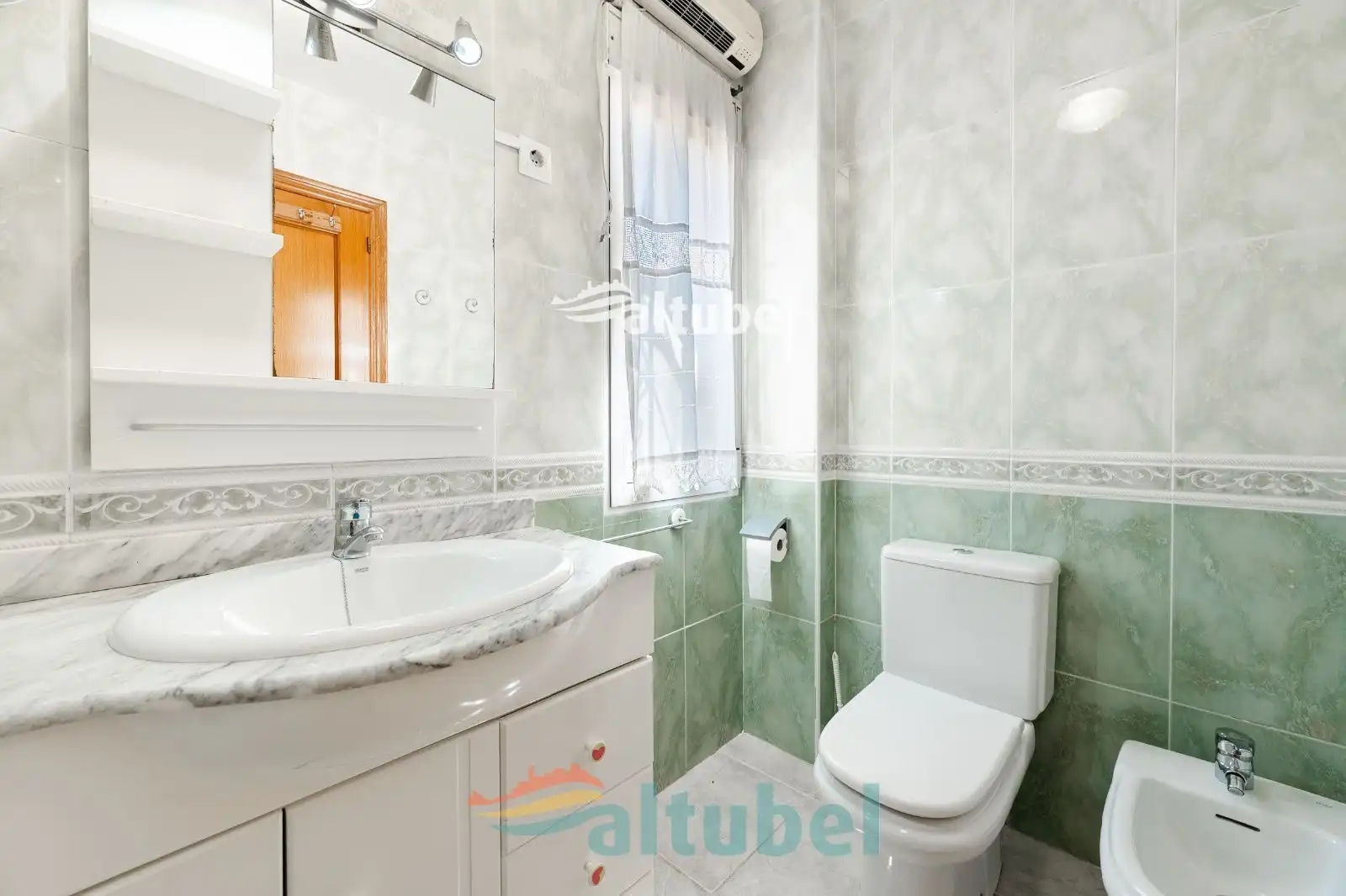 Bathroom of Houses for sale in Peñíscola / Peníscola  with Air Conditioner, Terrace and Swimming Pool